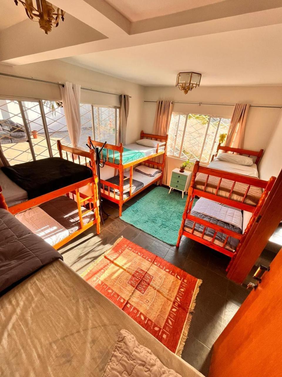Opera Hostel Curitiba Bagian luar foto